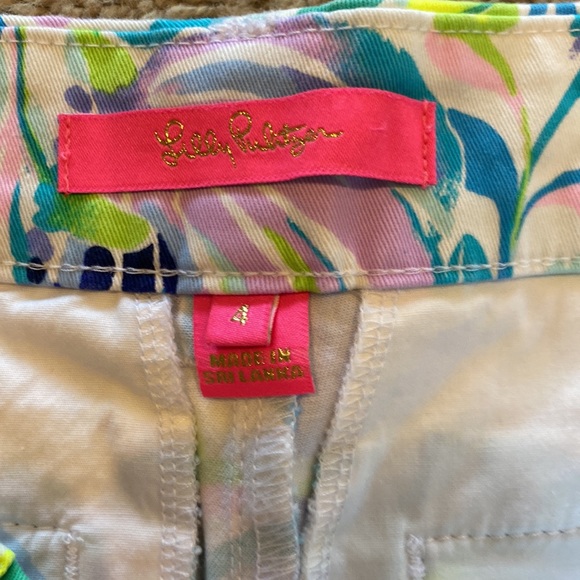 Lilly Pulitzer printed shorts - Picture 2 of 6